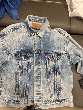 Vintage Levi’s 70507 Acid Wash Denim Jacket Made in USA Size XL